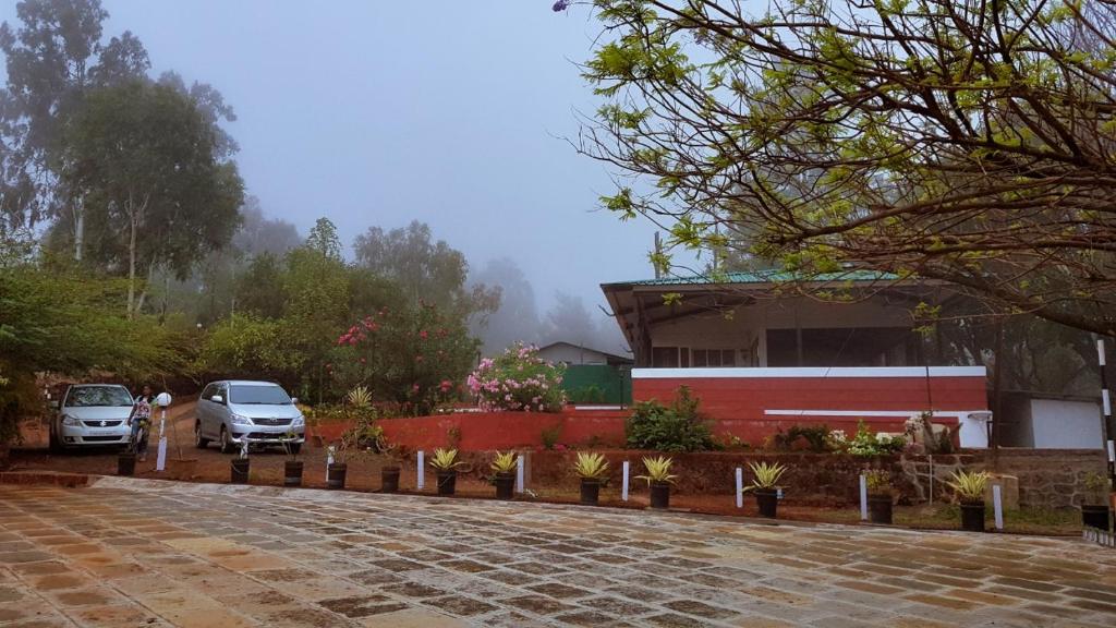 Shared spaces at Shalgar Villa homestay near Kaas Plateau, Satara, view 8